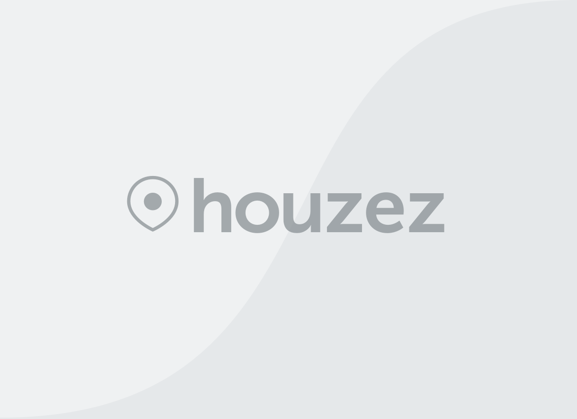 Garaje cerrado en Mendicoague-Castros.